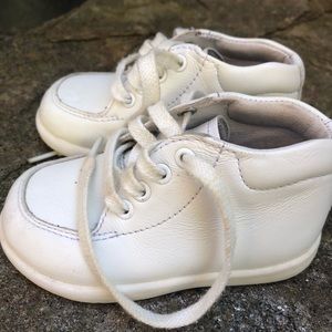 Stride Rite Parker II toddler lace up. Size 5M.